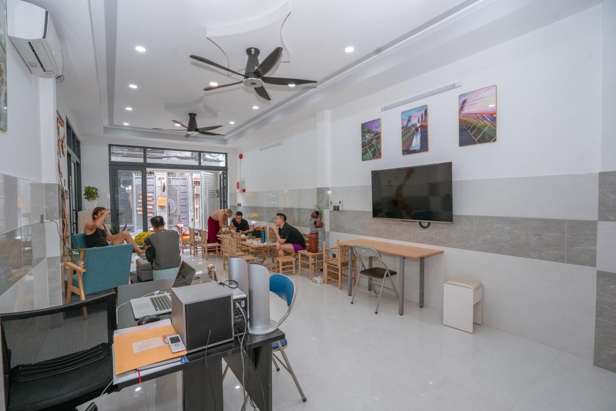 Aloha Saigon Premium Hostel By Local Travel Experts - Newly Opened, Less-Touristy Location, Spacious Rooms, Glass Shower Bathroom, Free Breakfast & Walking Tour Thành Pho Ho Chí Minh Esterno foto