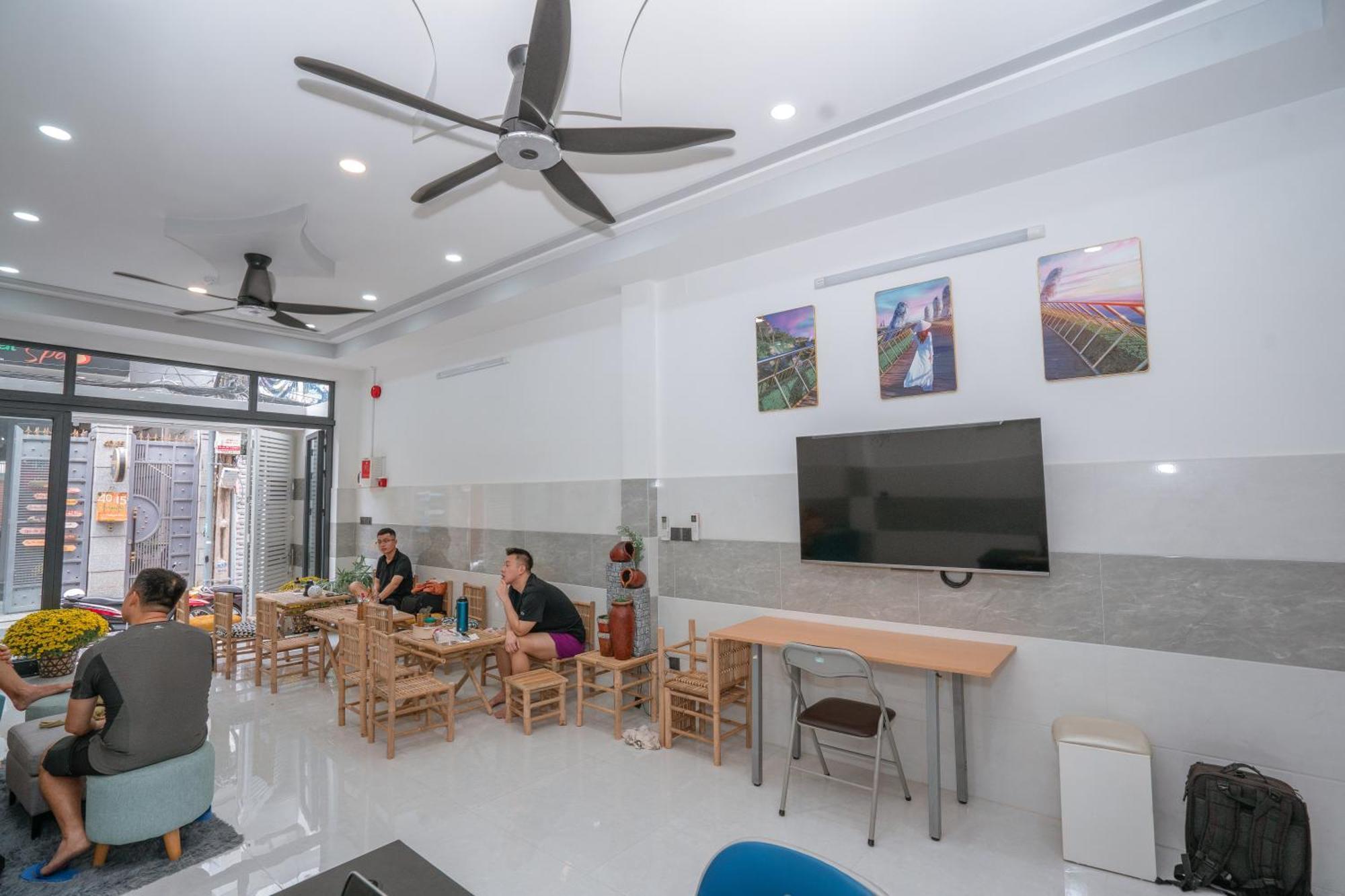 Aloha Saigon Premium Hostel By Local Travel Experts - Newly Opened, Less-Touristy Location, Spacious Rooms, Glass Shower Bathroom, Free Breakfast & Walking Tour Thành Pho Ho Chí Minh Esterno foto
