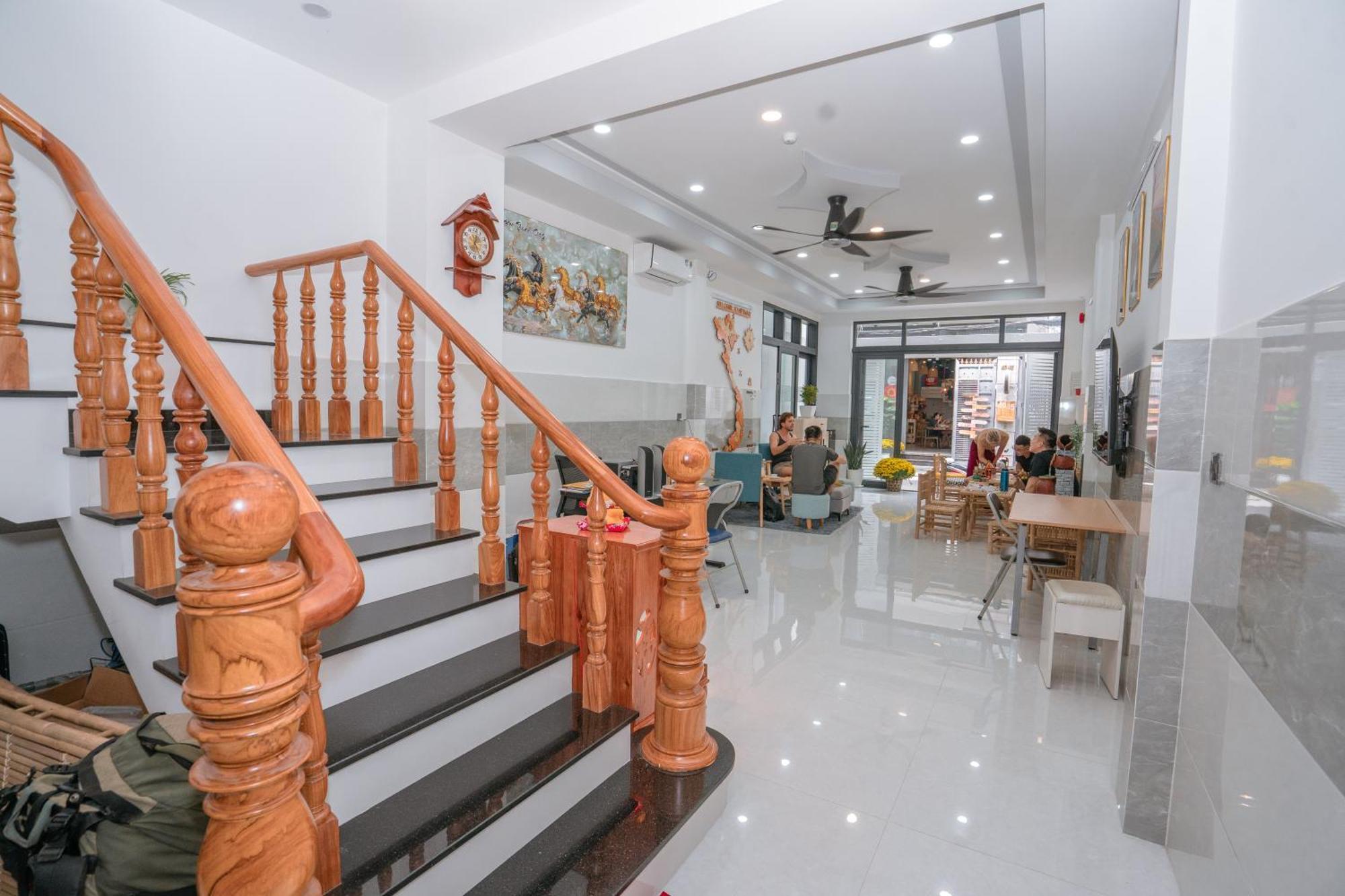 Aloha Saigon Premium Hostel By Local Travel Experts - Newly Opened, Less-Touristy Location, Spacious Rooms, Glass Shower Bathroom, Free Breakfast & Walking Tour Thành Pho Ho Chí Minh Esterno foto