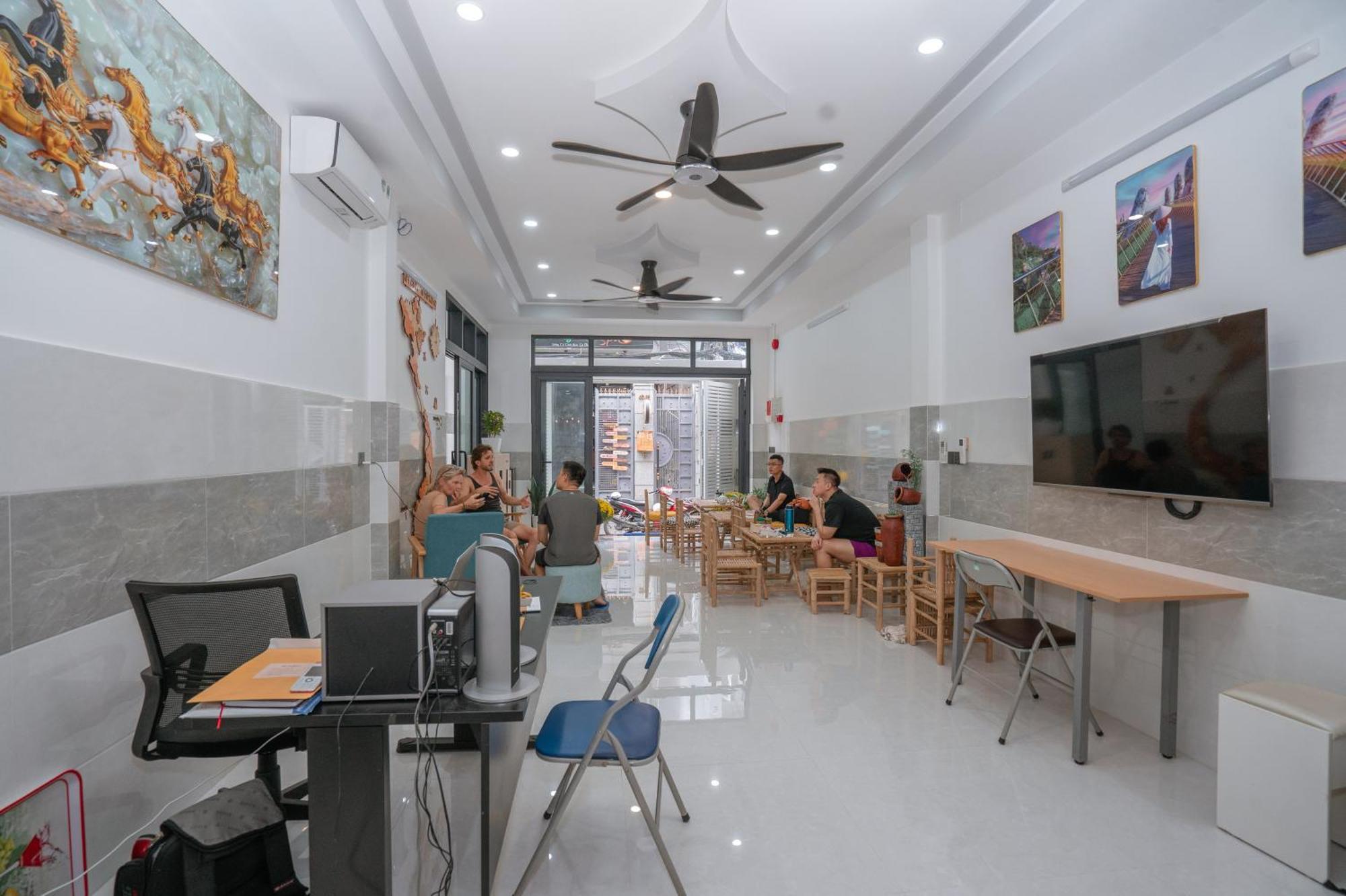 Aloha Saigon Premium Hostel By Local Travel Experts - Newly Opened, Less-Touristy Location, Spacious Rooms, Glass Shower Bathroom, Free Breakfast & Walking Tour Thành Pho Ho Chí Minh Esterno foto